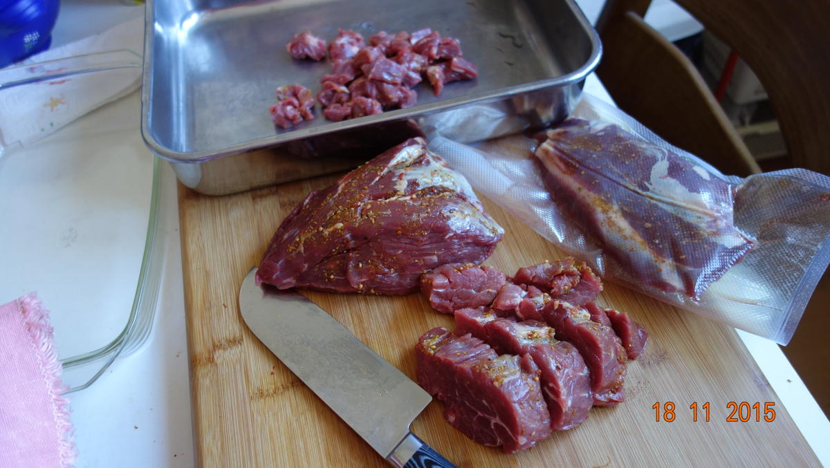 Gulasch - wieder vom Almochs mit neuer Würzung nach Waltl; - Rezept - Bild Nr. 2543