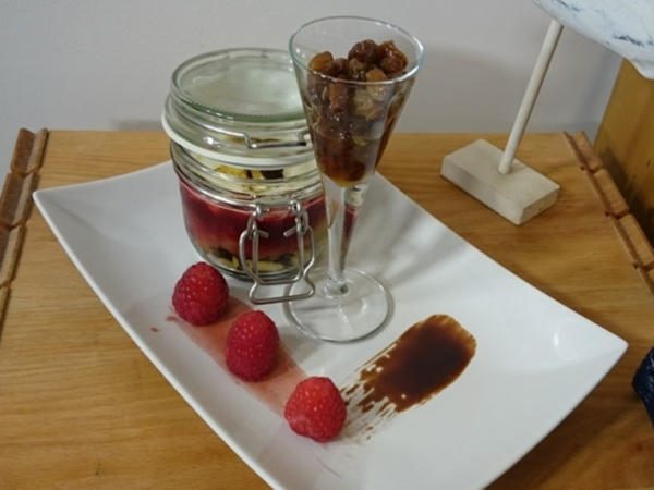 Bauernmädchen im Schleier, dazu friesische Bohnensuppe - von Das ...
