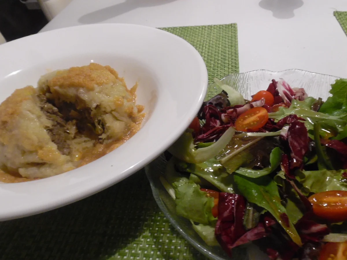 Gefüllte Klöße, "g'fillte Knepp" mit Salat - Rezept - Bild Nr. 2561