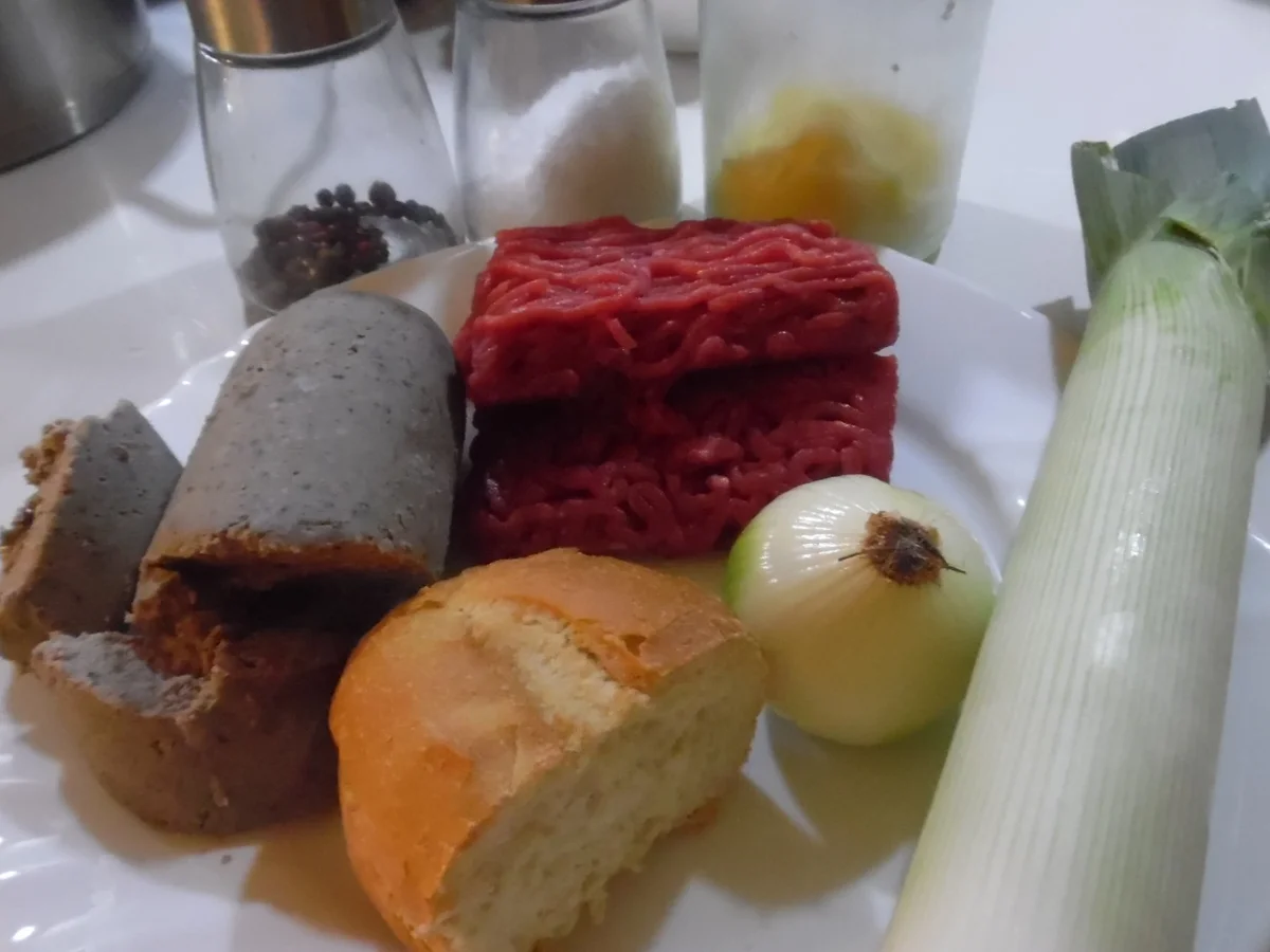 Gefüllte Klöße, "g'fillte Knepp" mit Salat - Rezept - Bild Nr. 2569