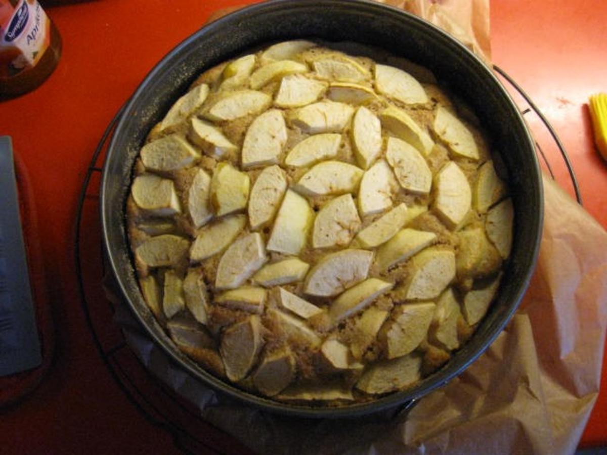 Feiner Apfel Mandelkuchen - schnell &amp; einfach - von manschie