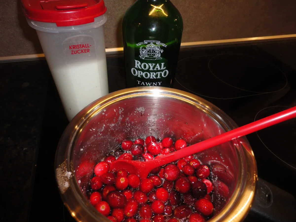 Cranberry Vanille Soja Dessert mit Chia Samen - Rezept - Bild Nr. 2597