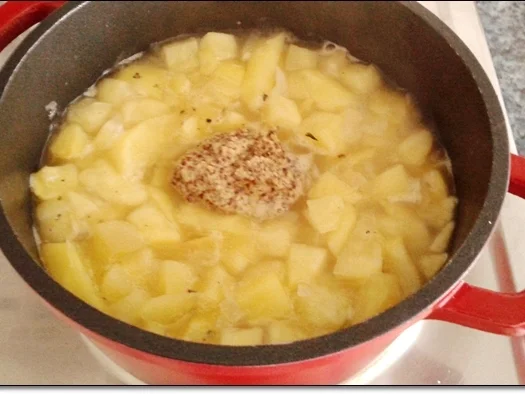 Rezept: Cremige Senf-Apfelsuppe Bild Nr. 2635 Cremige Senf-Apfelsuppe - Rezept - Bild Nr. 2635