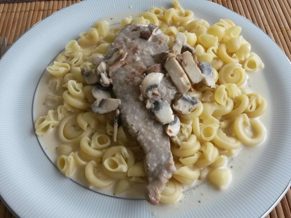 Rezept: Rahmschnitzel Bild Nr. 2634 Rahmschnitzel - Rezept - Bild Nr. 2634