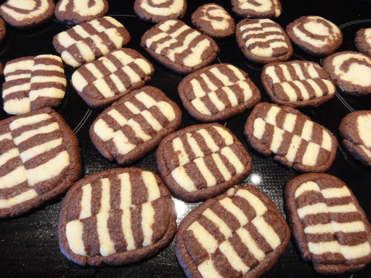 Rezept: Kekse: SCHWARZWEISS - GEBÄCK Bild Nr. 2905 Kekse: SCHWARZWEISS - GEBÄCK - Rezept - Bild Nr. 2905