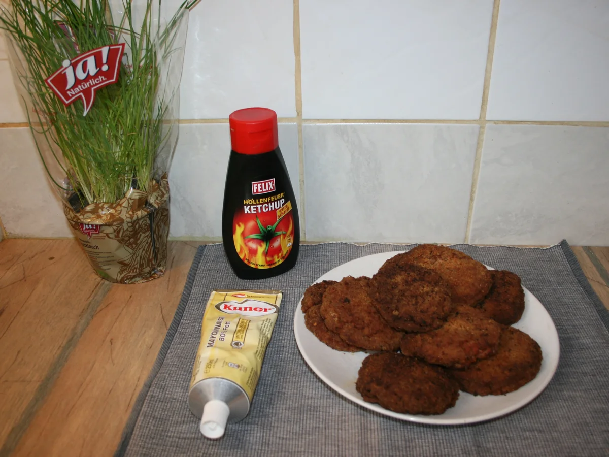 Rezept: Fleischlaberln gebacken Bild Nr. 3 Fleischlaberln gebacken - Rezept - Bild Nr. 3