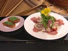 Thunfischcarpaccio mit Parmesanhobel und Rucola dazu Bruschetta - Rezept - Bild Nr. 2775