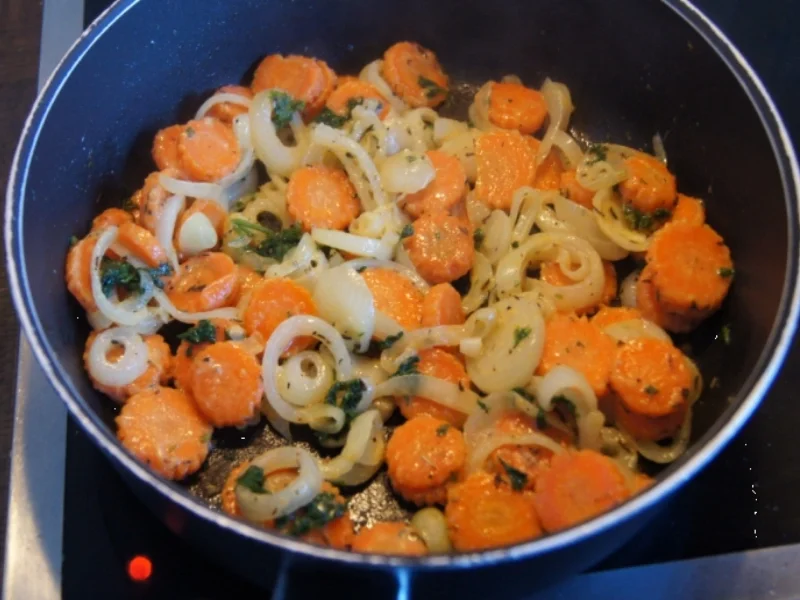 Wildlachsfilet mit Zwiebelmöhrenblüten und Süßkartoffelpüree - Rezept - Bild Nr. 2781