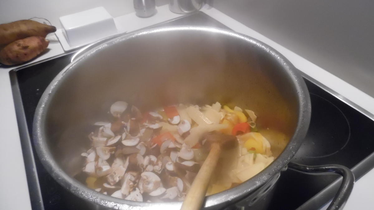 Hühner-Schenkel in Gemüse-Curry - Rezept - Bild Nr. 2798