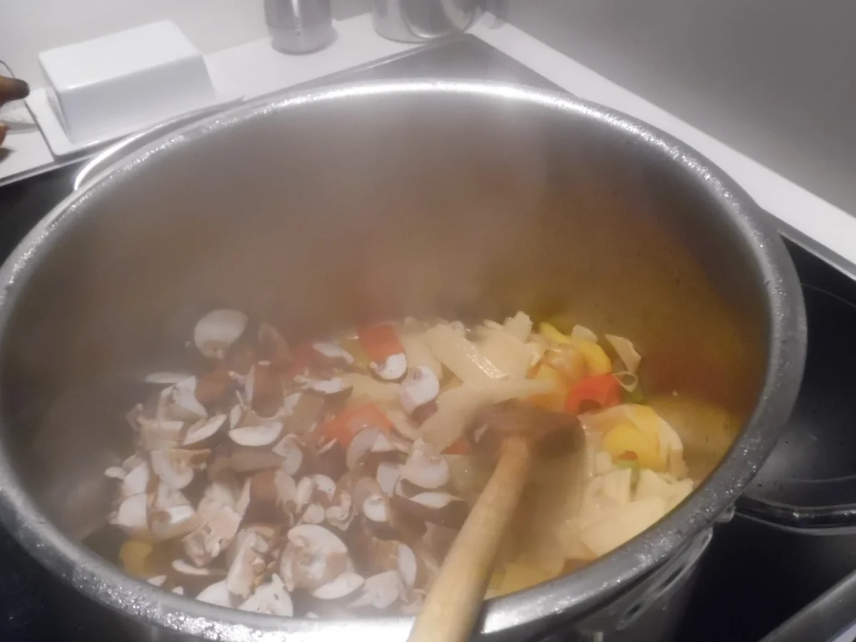 Hühner-Schenkel in Gemüse-Curry - Rezept - Bild Nr. 2798