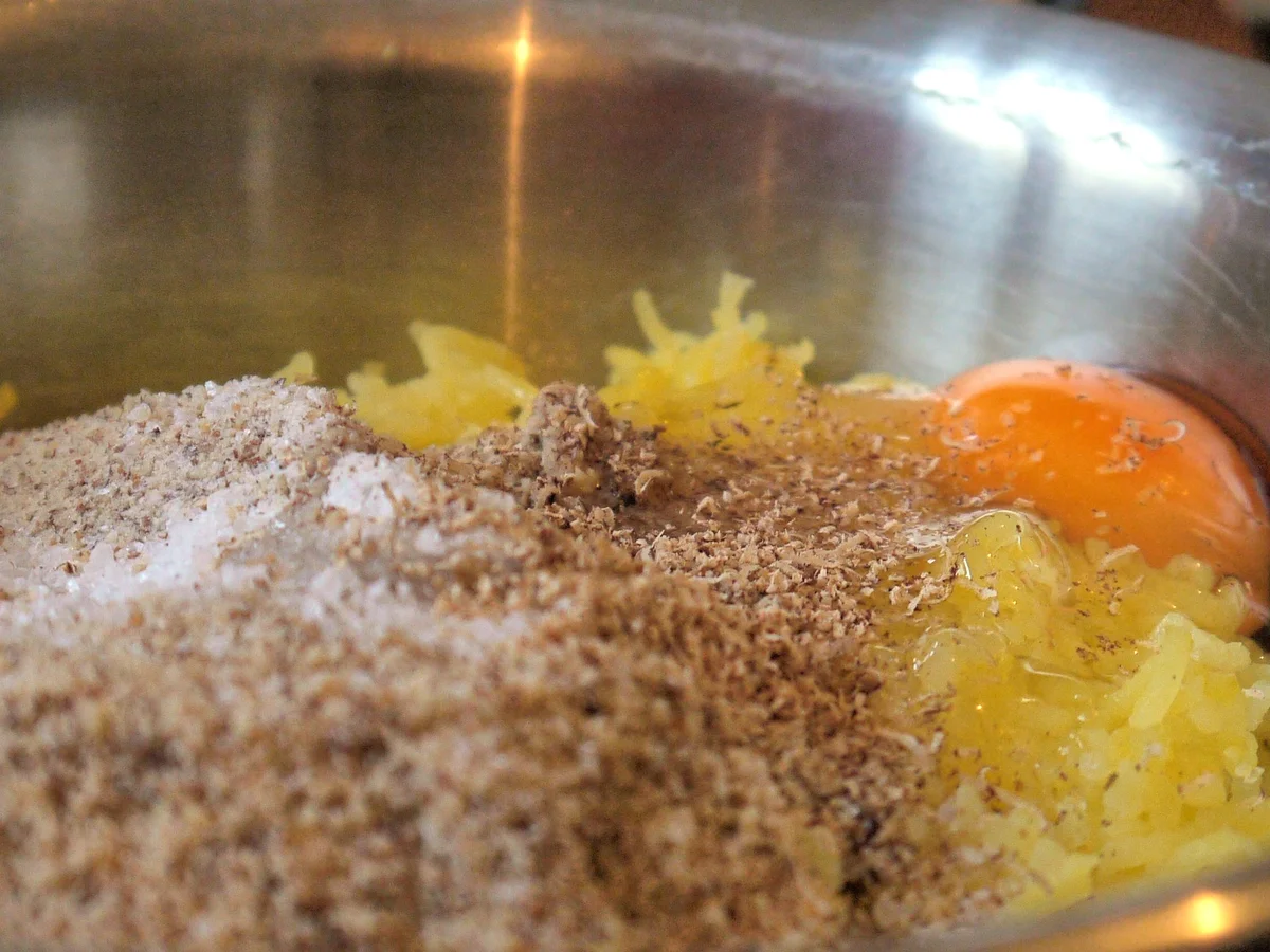 Rezept: Hähnchenbrust mit Whisky-Pfefferkirschen-Sauce und Haselnuss-Schupfnudeln Bild Nr. 2828 Hähnchenbrust mit Whisky-Pfefferkirschen-Sauce und Haselnuss-Schupfnudeln - Rezept - Bild Nr. 2828