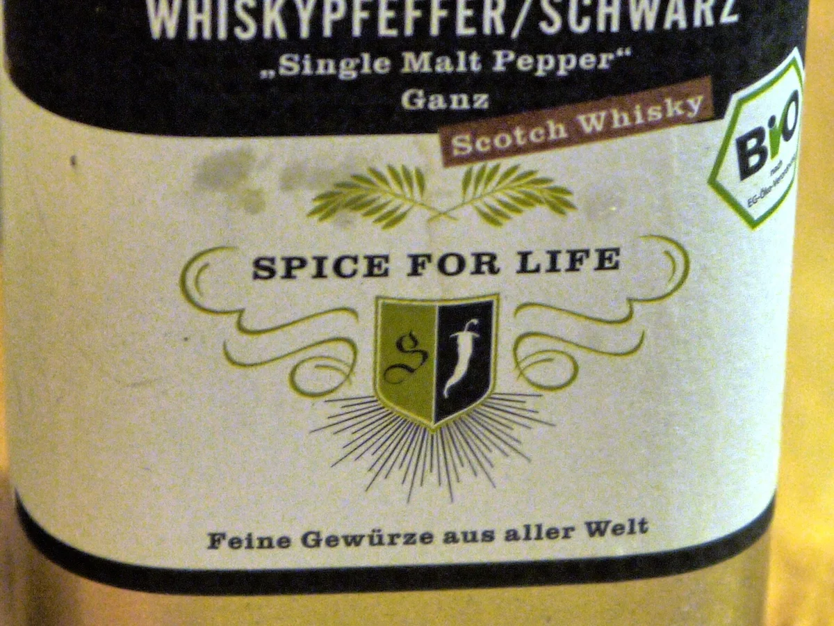 Rezept: Hähnchenbrust mit Whisky-Pfefferkirschen-Sauce und Haselnuss-Schupfnudeln Bild Nr. 2834 Hähnchenbrust mit Whisky-Pfefferkirschen-Sauce und Haselnuss-Schupfnudeln - Rezept - Bild Nr. 2834