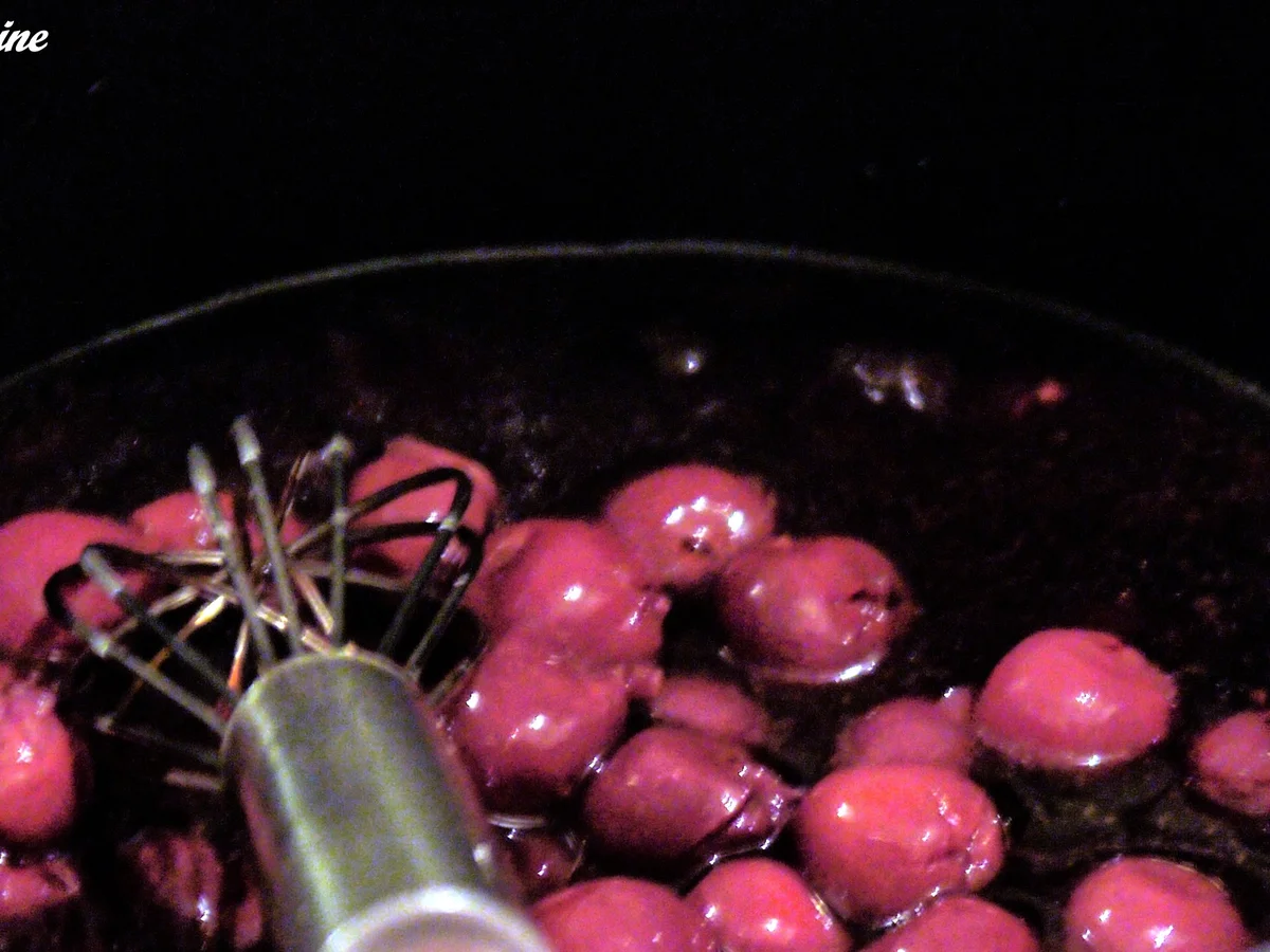 Rezept: Hähnchenbrust mit Whisky-Pfefferkirschen-Sauce und Haselnuss-Schupfnudeln Bild Nr. 2839 Hähnchenbrust mit Whisky-Pfefferkirschen-Sauce und Haselnuss-Schupfnudeln - Rezept - Bild Nr. 2839