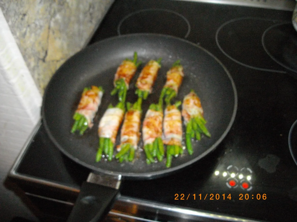 Rezept: Lammfilet mit Bohnen im Speckmantel und Ofenkartoffeln Bild Nr. 2809 Lammfilet mit Bohnen im Speckmantel und Ofenkartoffeln - Rezept - Bild Nr. 2809