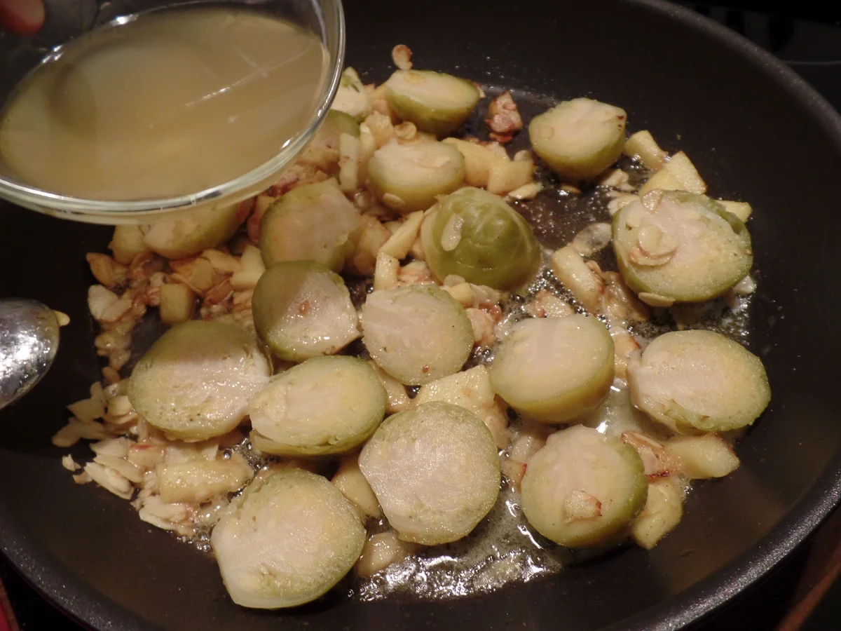 Rezept: Entenbrust mit Honigglasur und Curry-Rosenkohl Bild Nr. 2884 Entenbrust mit Honigglasur und Curry-Rosenkohl - Rezept - Bild Nr. 2884