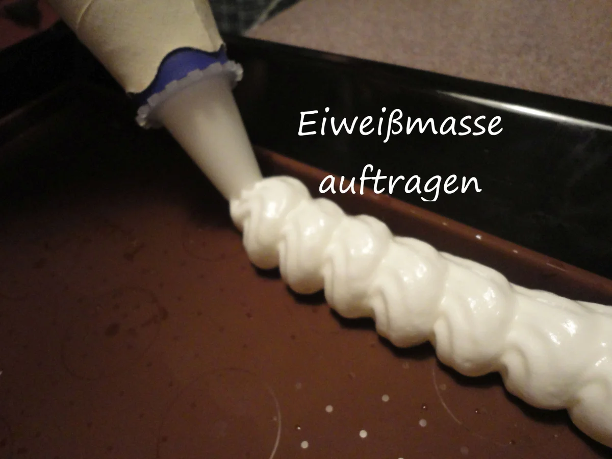 Rezept: Kardinal Schnitte mit Preiselbeersahne Bild Nr. 2901 Kardinal Schnitte mit Preiselbeersahne - Rezept - Bild Nr. 2901