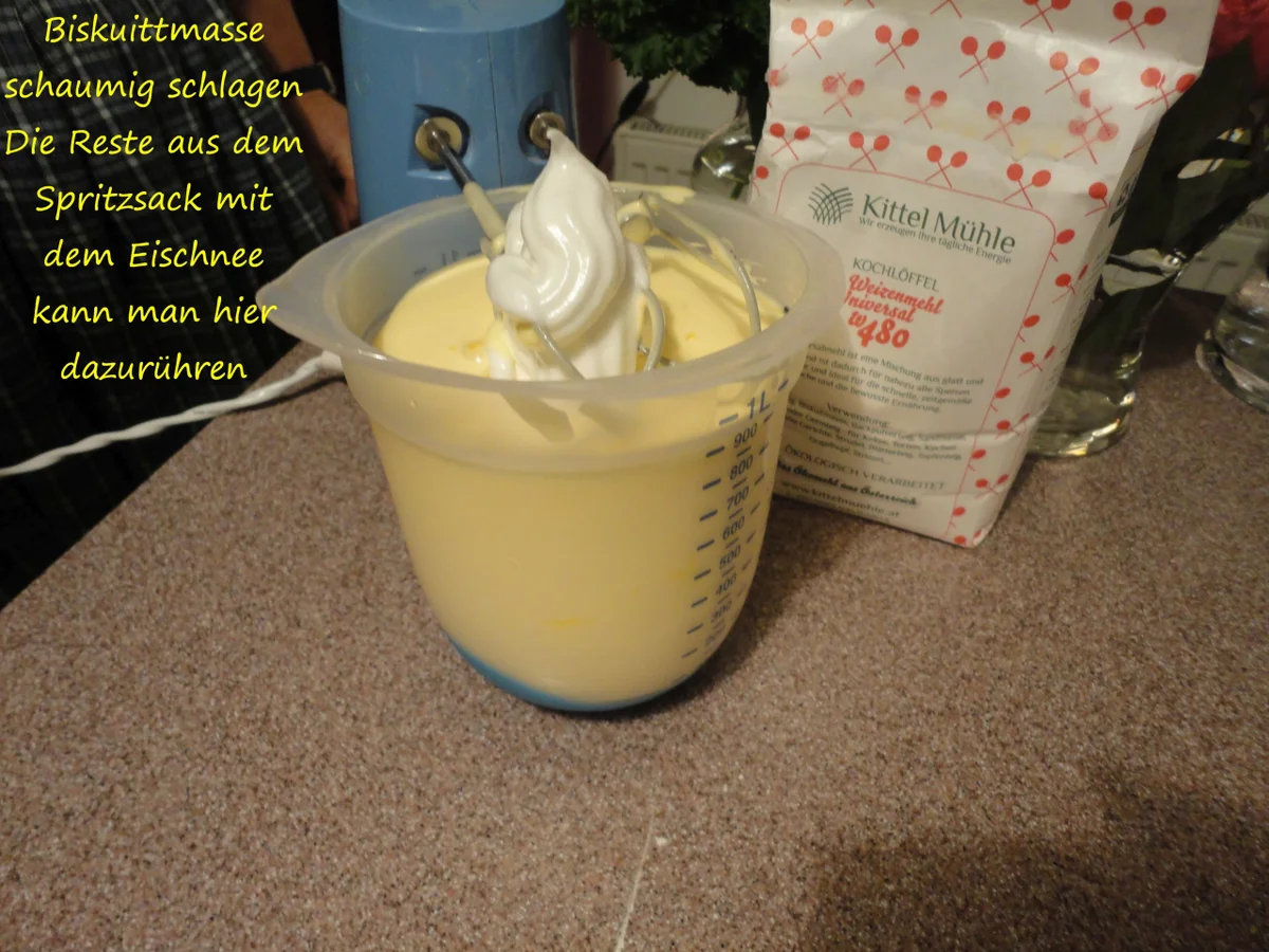 Rezept: Kardinal Schnitte mit Preiselbeersahne Bild Nr. 2902 Kardinal Schnitte mit Preiselbeersahne - Rezept - Bild Nr. 2902