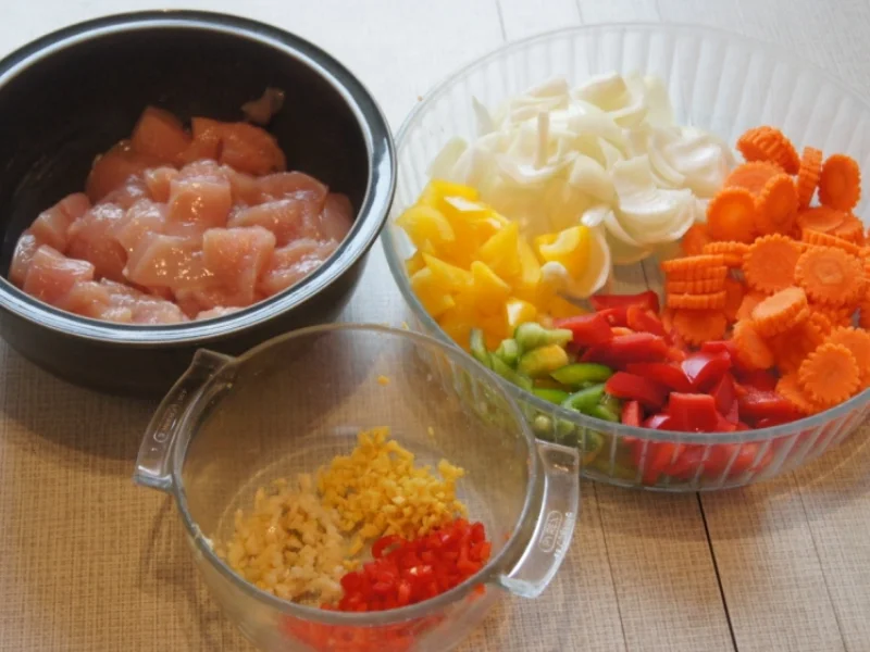 Hähnchenbrustfilet-Gemüse-Curry mit Basmatireis - Rezept - Bild Nr. 2896