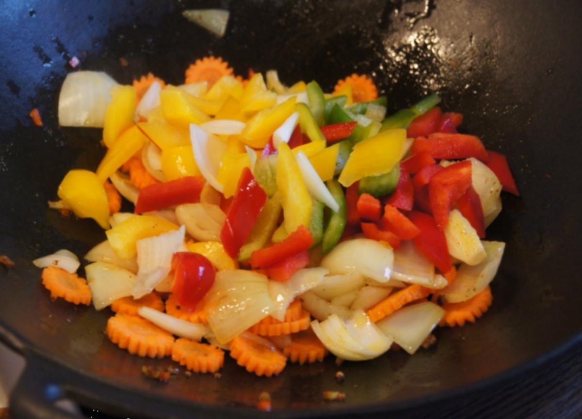 Hähnchenbrustfilet-Gemüse-Curry mit Basmatireis - Rezept - Bild Nr. 2902