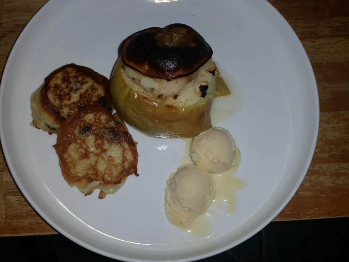 Rezept: Quarkkäulchen vom Ziegenquark, Bratapfel und Sternaniseis Bild Nr. 2945 Quarkkäulchen vom Ziegenquark, Bratapfel und Sternaniseis - Rezept - Bild Nr. 2945