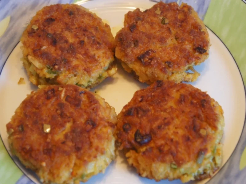 Rezept: Pikante Buletten mit Reis Bild Nr. 2908 Pikante Buletten mit Reis - Rezept - Bild Nr. 2908