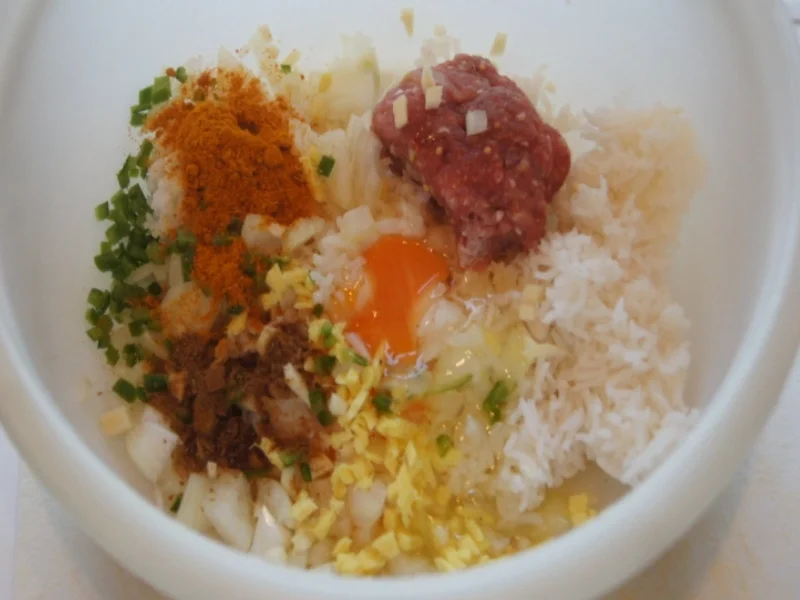 Rezept: Pikante Buletten mit Reis Bild Nr. 2909 Pikante Buletten mit Reis - Rezept - Bild Nr. 2909