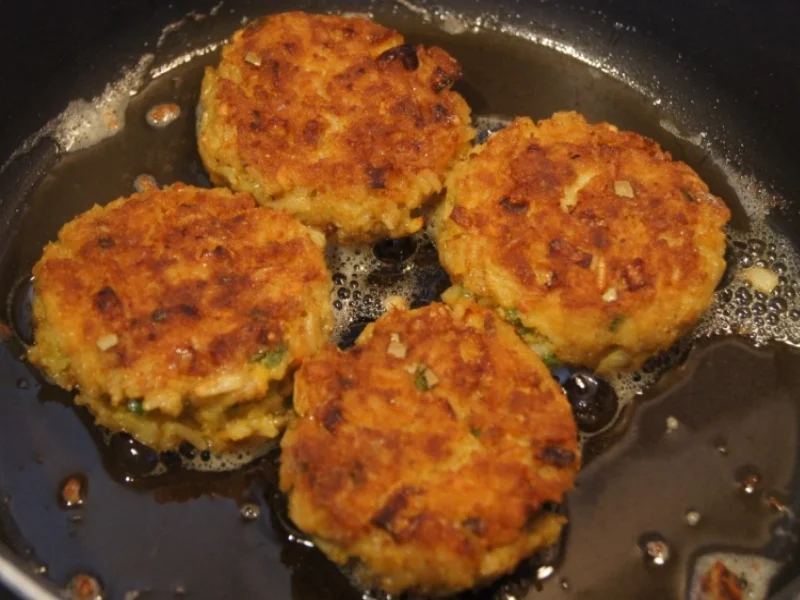 Rezept: Pikante Buletten mit Reis Bild Nr. 2913 Pikante Buletten mit Reis - Rezept - Bild Nr. 2913