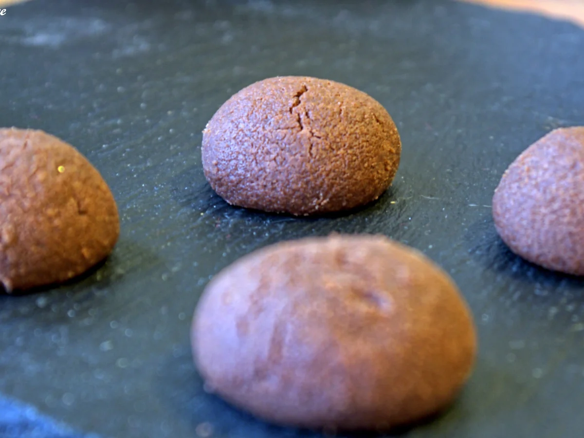 Rezept: Gewürz-Schokoknöpfe Bild Nr. 2914 Gewürz-Schokoknöpfe - Rezept - Bild Nr. 2914