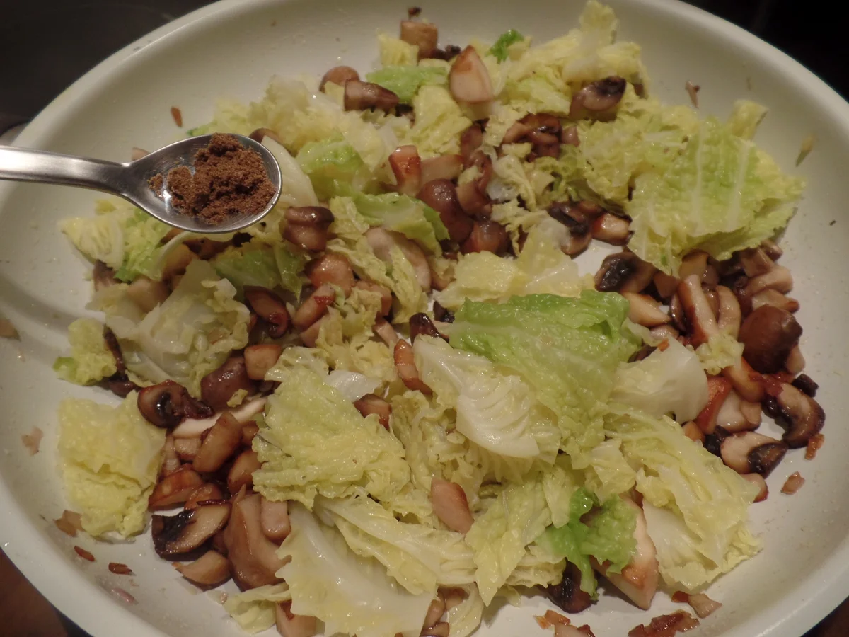 Rezept: Pasteten mit Wirsing-Pilz-Rahm Bild Nr. 2949 Pasteten mit Wirsing-Pilz-Rahm - Rezept - Bild Nr. 2949