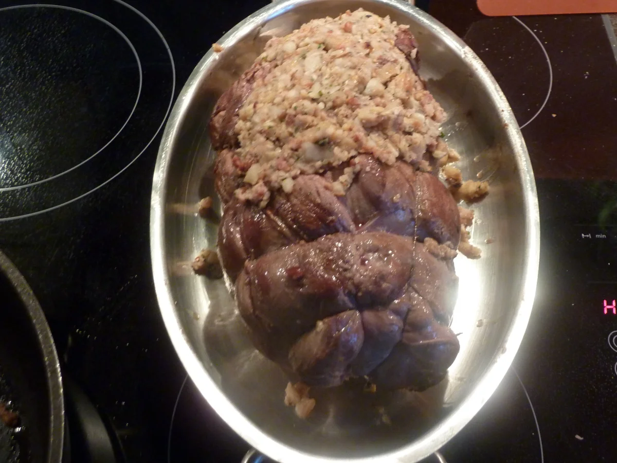 Rezept: Gefüllte Rehkeule mit Maroni-Nusskruste. Bild Nr. 2954 Gefüllte Rehkeule mit Maroni-Nusskruste. - Rezept - Bild Nr. 2954