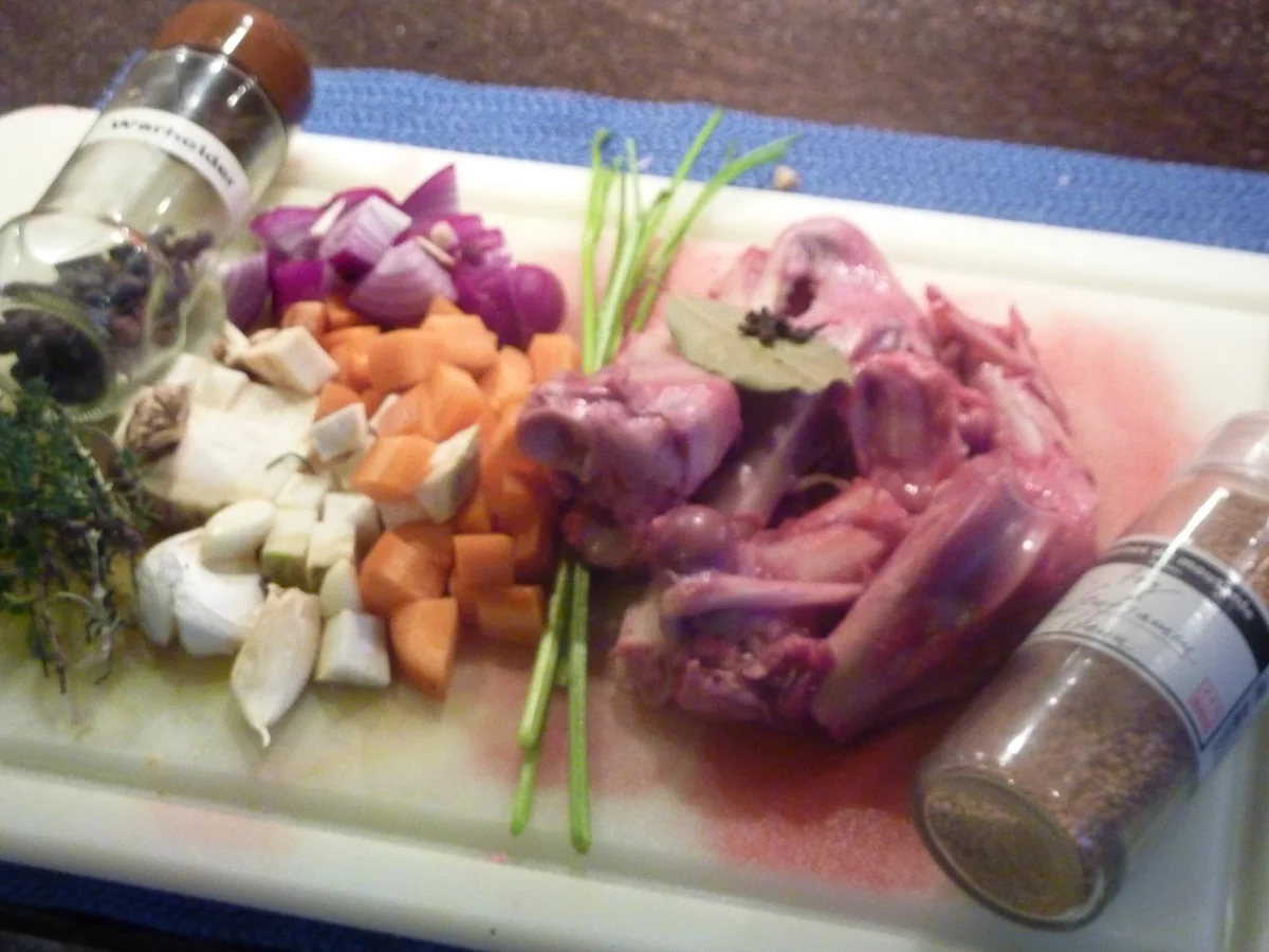 Rezept: Gefüllte Rehkeule mit Maroni-Nusskruste. Bild Nr. 2956 Gefüllte Rehkeule mit Maroni-Nusskruste. - Rezept - Bild Nr. 2956