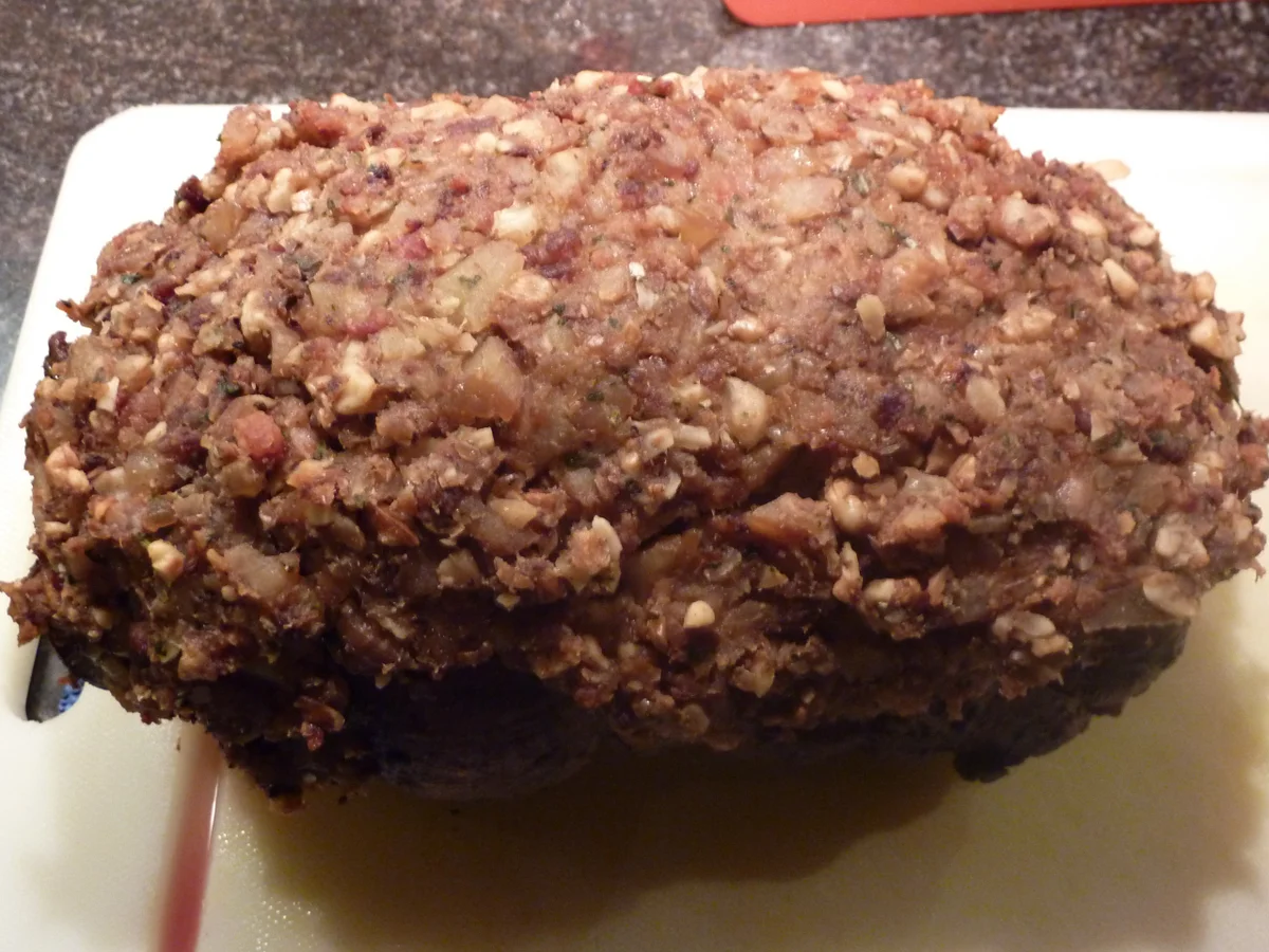 Rezept: Gefüllte Rehkeule mit Maroni-Nusskruste. Bild Nr. 2959 Gefüllte Rehkeule mit Maroni-Nusskruste. - Rezept - Bild Nr. 2959