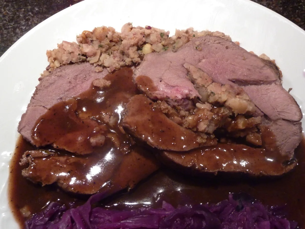 Rezept: Gefüllte Rehkeule mit Maroni-Nusskruste. Bild Nr. 2961 Gefüllte Rehkeule mit Maroni-Nusskruste. - Rezept - Bild Nr. 2961