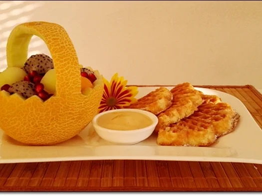 Waffeln mit Bourbon-Vanillesauce und  exotischem Obstkörbchen - Rezept - Bild Nr. 2986