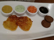 Reibekuchen mit allem, was in Düsseldorf dazu serviert wird - Rezept - Bild Nr. 2976