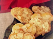 Weihnachtsplätzchen: Mandelblättchen-Marmeladen-Herzen - Rezept - Bild Nr. 2976