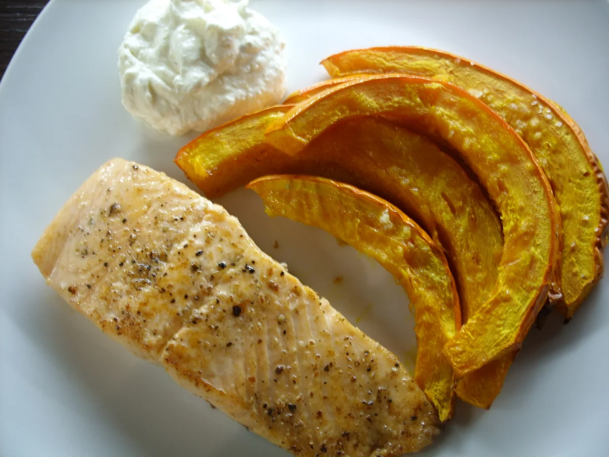 Rezept: Gebratener Lachs mit Backofenkürbis und Meerettichdipp Bild Nr. 3002 Gebratener Lachs mit Backofenkürbis und Meerettichdipp - Rezept - Bild Nr. 3002