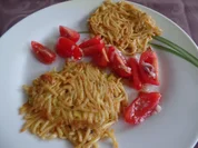 Nudelpuffer mit Tomatensalat - Rezept - Bild Nr. 3003