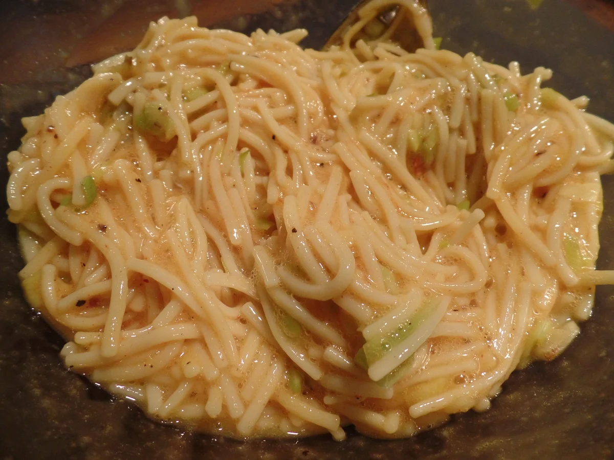 Nudelpuffer mit Tomatensalat - Rezept - Bild Nr. 3008