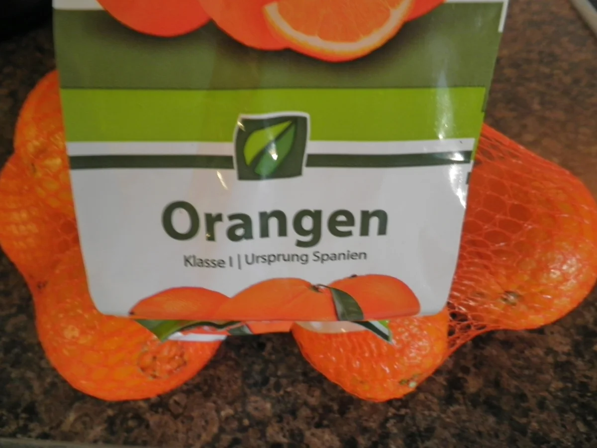 Kleine Quark - Sahne - Torte mit Gewürz - Orangen ... (Winter/Weihnachts - Torte) - Rezept - Bild Nr. 3033