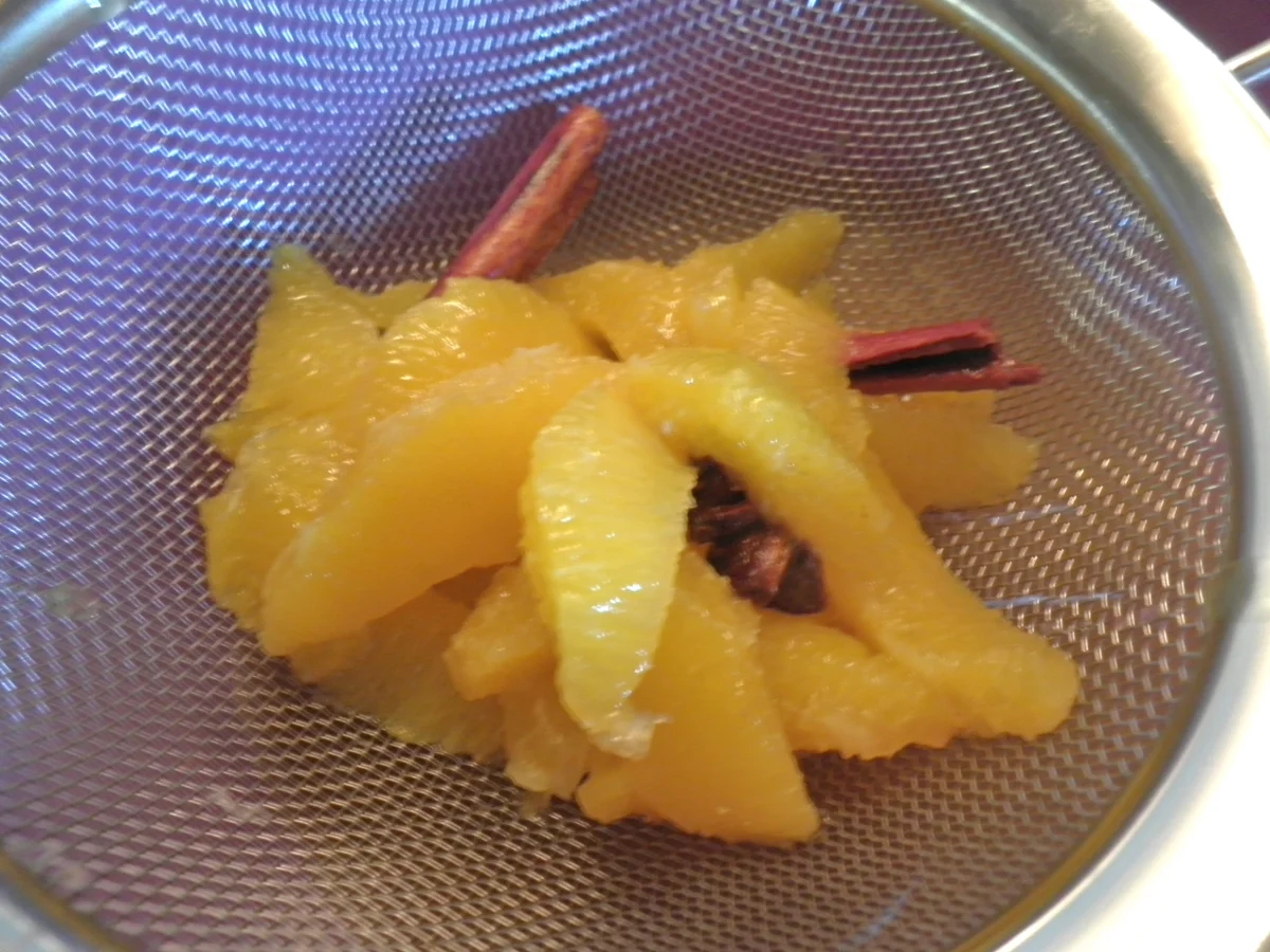 Kleine Quark - Sahne - Torte mit Gewürz - Orangen ... (Winter/Weihnachts - Torte) - Rezept - Bild Nr. 3036