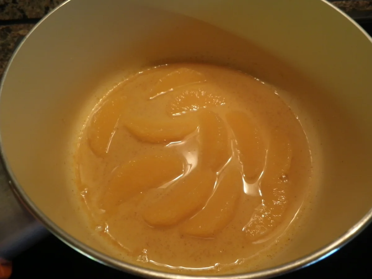 Kleine Quark - Sahne - Torte mit Gewürz - Orangen ... (Winter/Weihnachts - Torte) - Rezept - Bild Nr. 3045