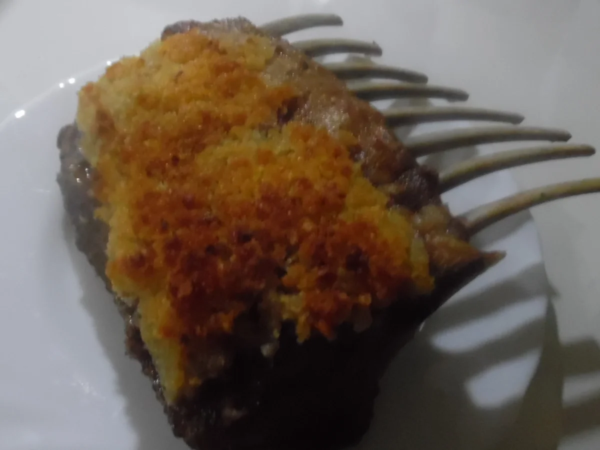 Rezept: Lammkarree mit Glühweinsoße und Pastinakenpürree Bild Nr. 3031 Lammkarree mit Glühweinsoße und Pastinakenpürree - Rezept - Bild Nr. 3031