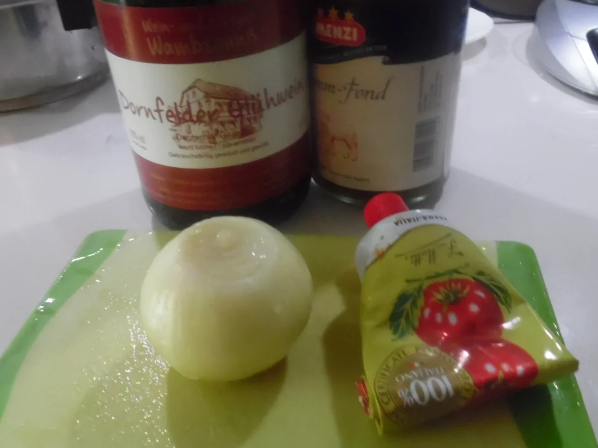 Rezept: Lammkarree mit Glühweinsoße und Pastinakenpürree Bild Nr. 3034 Lammkarree mit Glühweinsoße und Pastinakenpürree - Rezept - Bild Nr. 3034