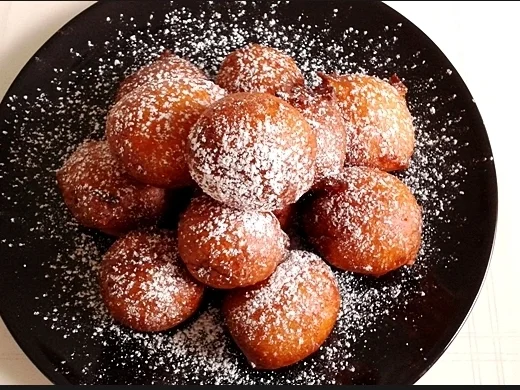 Quarkbällchen  mit  Rum  verfeinert, nach Art des Hauses - Rezept - Bild Nr. 3090