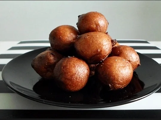 Quarkbällchen  mit  Rum  verfeinert, nach Art des Hauses - Rezept - Bild Nr. 3102