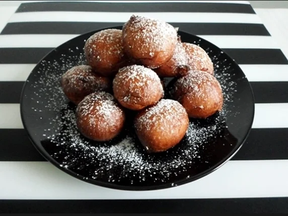 Quarkbällchen  mit  Rum  verfeinert, nach Art des Hauses - Rezept - Bild Nr. 3103