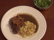 Rinderfilet „Zwiebelrostbratenstyle“ mit Käsespätzle und Salat - Rezept - Bild Nr. 3129
