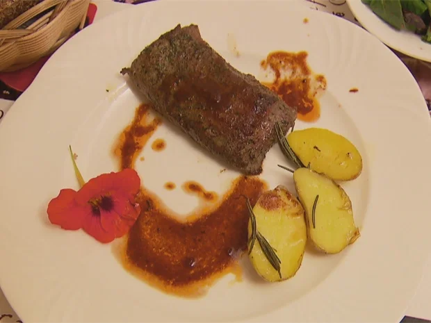 Lammlachse an Rosmarin-Kartoffeln und Salat (Andrea) - Rezept - Bild Nr. 3129