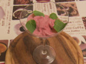 Erdbeereis mit Pfefferminzblättern (Andrea) - Rezept - Bild Nr. 3129